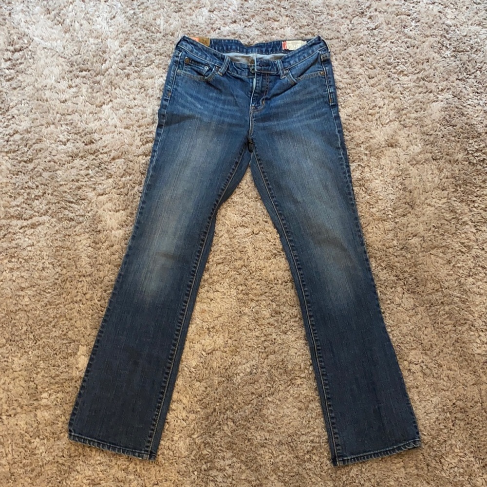Gap size 2 women’s jeans classic fit, medium wash